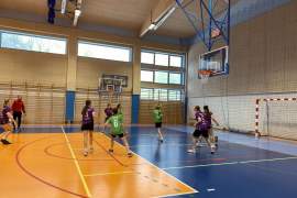 zawodniczki na boisku